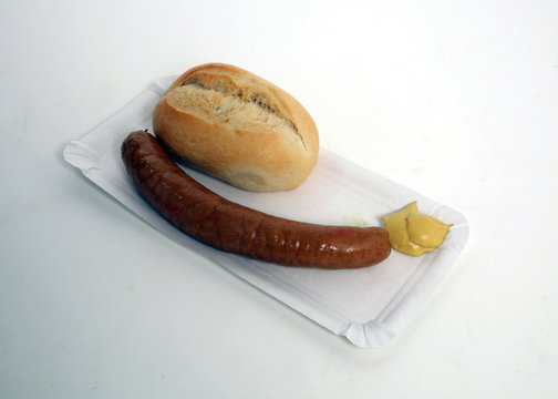 wurst, mit broetchen und senf