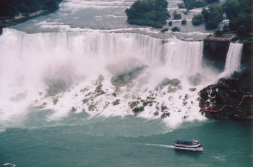 niagara falls - maid of the mist