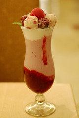 icecream with mint leaves
