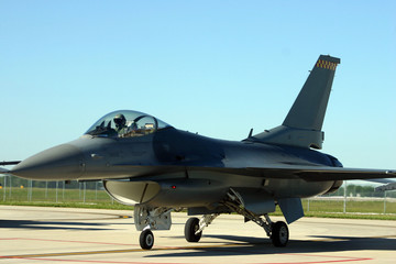 Fototapeta na wymiar F-16