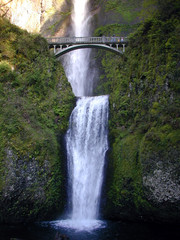 multnomah falls bridge