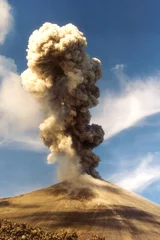 Papier Peint photo Volcan éruption du karimsky