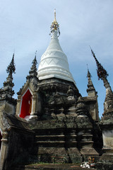 thailand, lamphun: haripoonchai temple