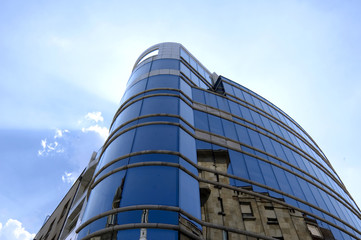 Fototapeta na wymiar Nowoczesny budynek