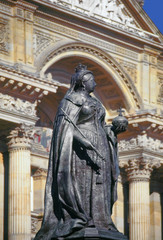 Fototapeta premium queen victoria, birmingham town hall