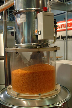 weighing-and-filling machine