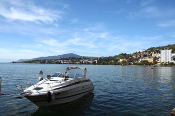 Fototapeta na wymiar yacht on a lake