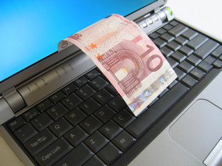 10 euro on laptop