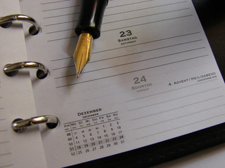terminplaner und stift 2