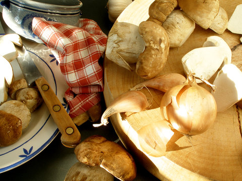 mushrooms on the cutting board ready to clean