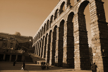 acueducto de segovia en sepia