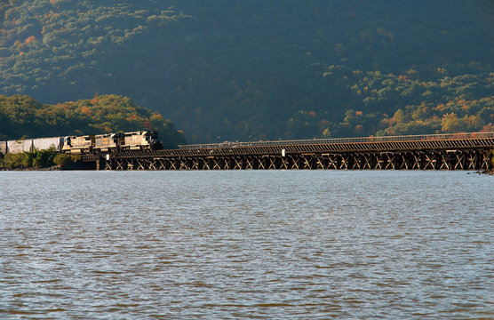 bear mountain bridge in hudson valley, ny