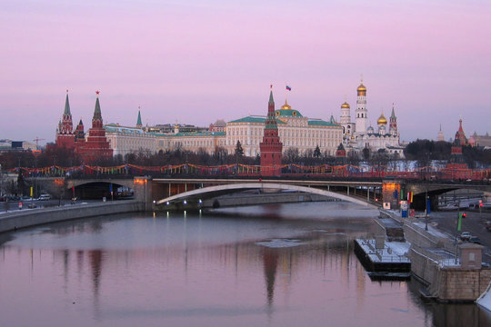 moscow kremlin sunset