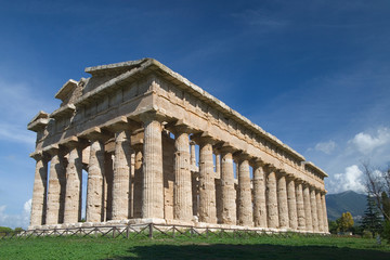 Fototapeta premium paestum temple