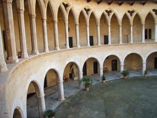 Fototapeta na wymiar courtyard in the castle-2