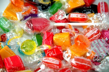 Abwaschbare Fototapete Süßigkeiten bunte Süßigkeiten und Süßigkeiten