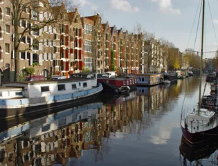 Fotobehang canal reflection © Laura Frenkel