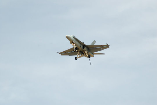 f/a-18 hornet landing
