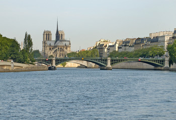 river sienne and notre dame