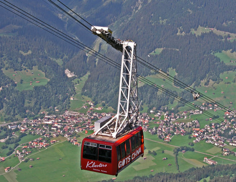 gotschnabahn im hintergrund klosters (graub&uuml;nden)