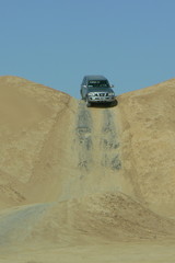 4x4 en équilibre © Lylu