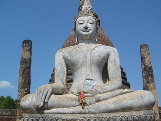 Fototapeta na wymiar sukhothai statue de bouddha