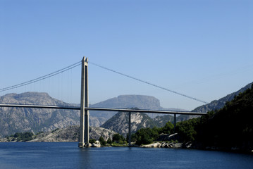 Fototapeta na wymiar fjord viaduct