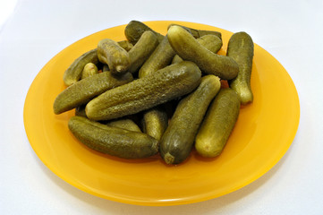 pickled gherkins (young cucumbers)