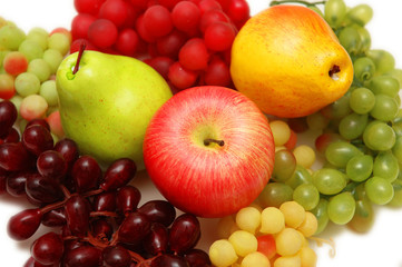 Naklejka na ściany i meble różne owoce - winogrona, jabłka, brzoskwinie