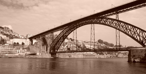 pont entre vila gaia et porto