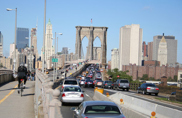 Naklejka premium traffic jam brooklyn bridge