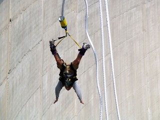 bungy jumping