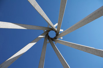 wigwam mit streben aus stein