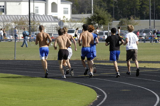 runners on track