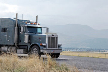 truck auf dem highway