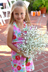 girl  holding bouquet
