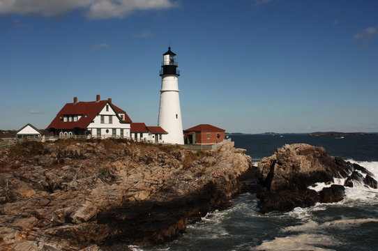lighthouse in daytime