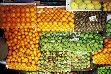 fruit sale at market