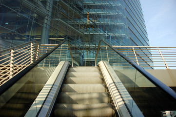 Fototapeta premium rolltreppe zum erfolg