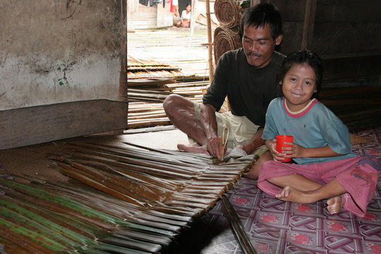 vie traditionnelle  village iban