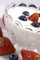 strawberry and blueberry yogurt 4