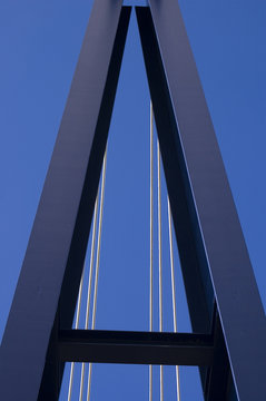fl&ecirc;che de pont bleue