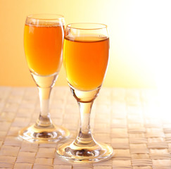 golden alcohol glasses