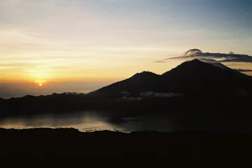 Fotobehang coucher de soleil indonésie © S74.FR