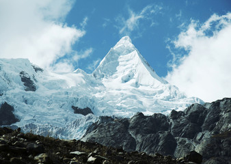 alpamayo peak
