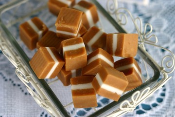 candy caramel squares