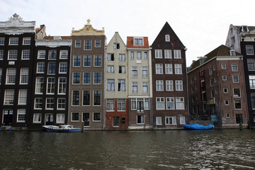 Fototapeta na wymiar canal homes