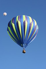 balloon near balloon far