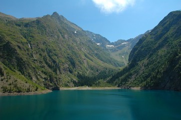 Fototapeta na wymiar Jezioro lauvitel