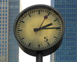 Fototapeta na wymiar giant clock